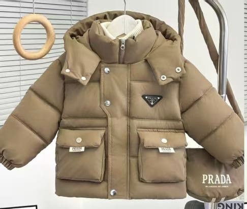 کاپشن بچگانه prada کد محصول 1446