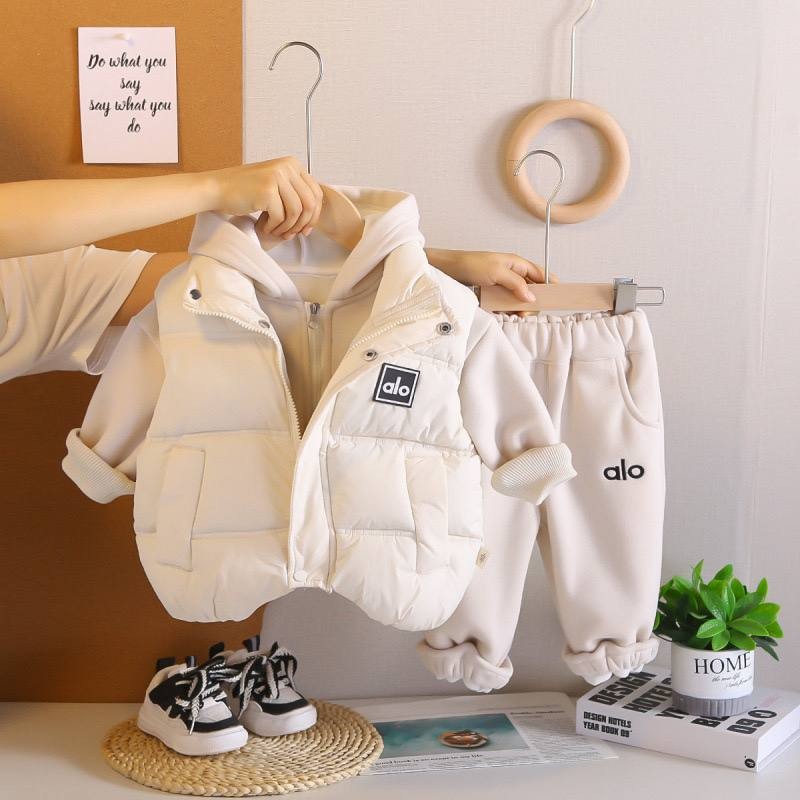 ست سه تیکه هودی و شلوار و پافر alo کد محصول 1467