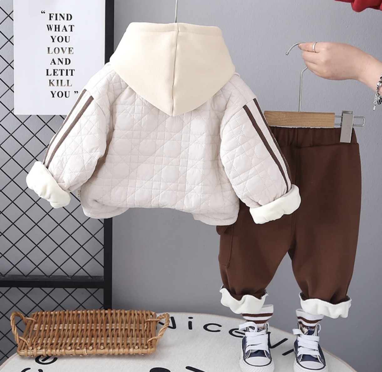 ست سه تیکه هودی و شلوار و کاپشن bb کد محصول1449