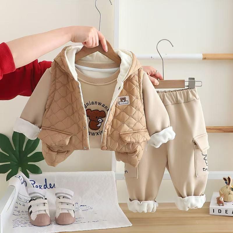 ست سه تیکه بلوز و شلوار و پافر کلاه دار کد محصول 1483